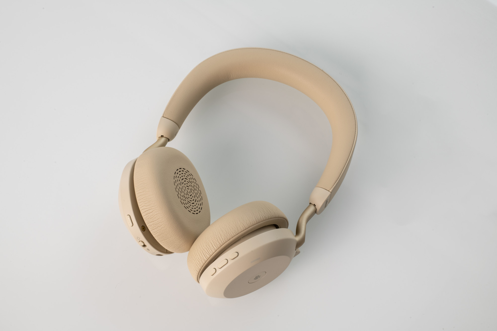 Jabra Eveolve2 75 Wireless On-Ear Headphones, making wireless connectivity easy. 