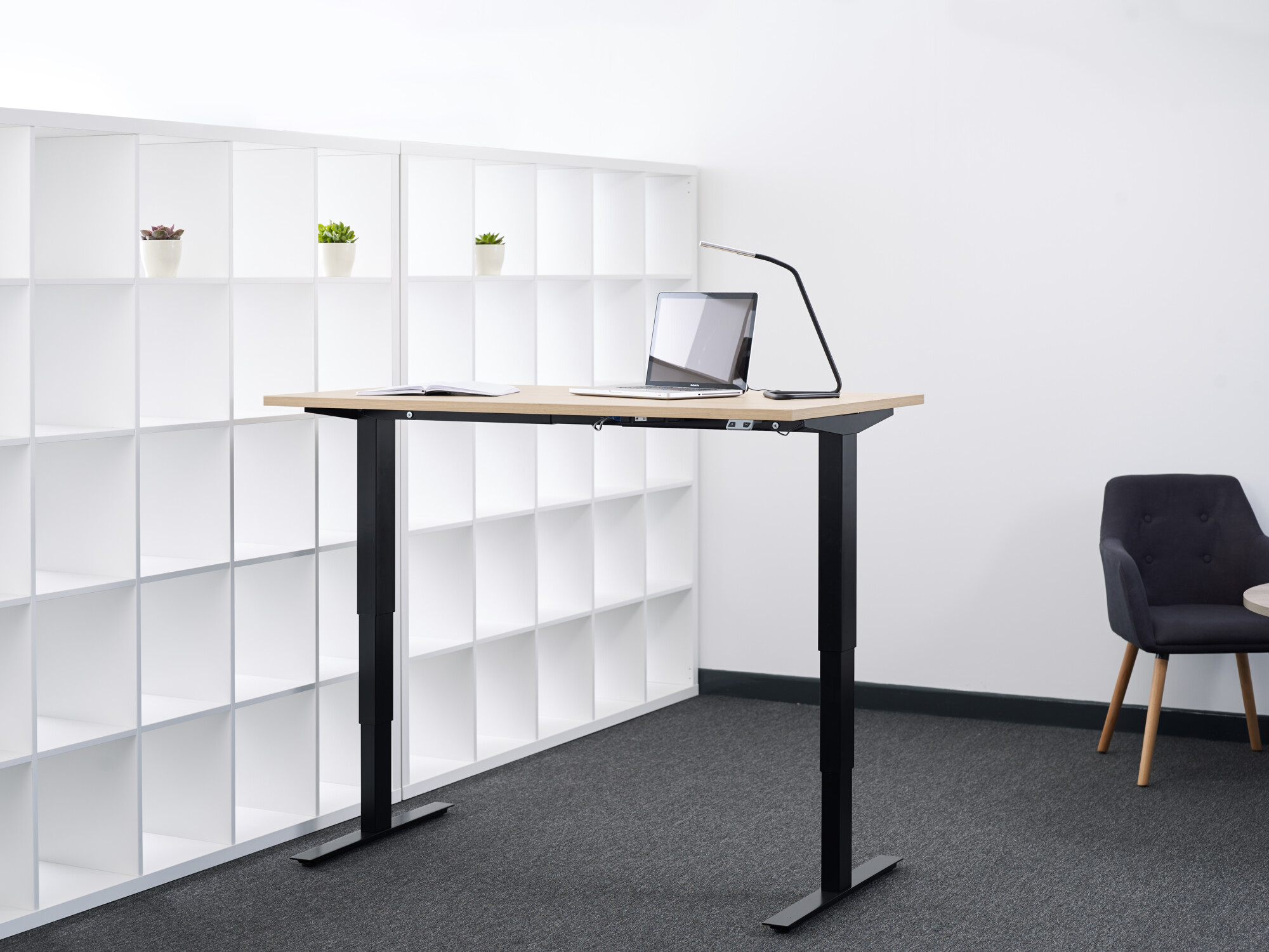 The premium Buro Home White Frame Height Adjustable Desk is available in 6 top finishes, so you can build your dream desk that matches your style.