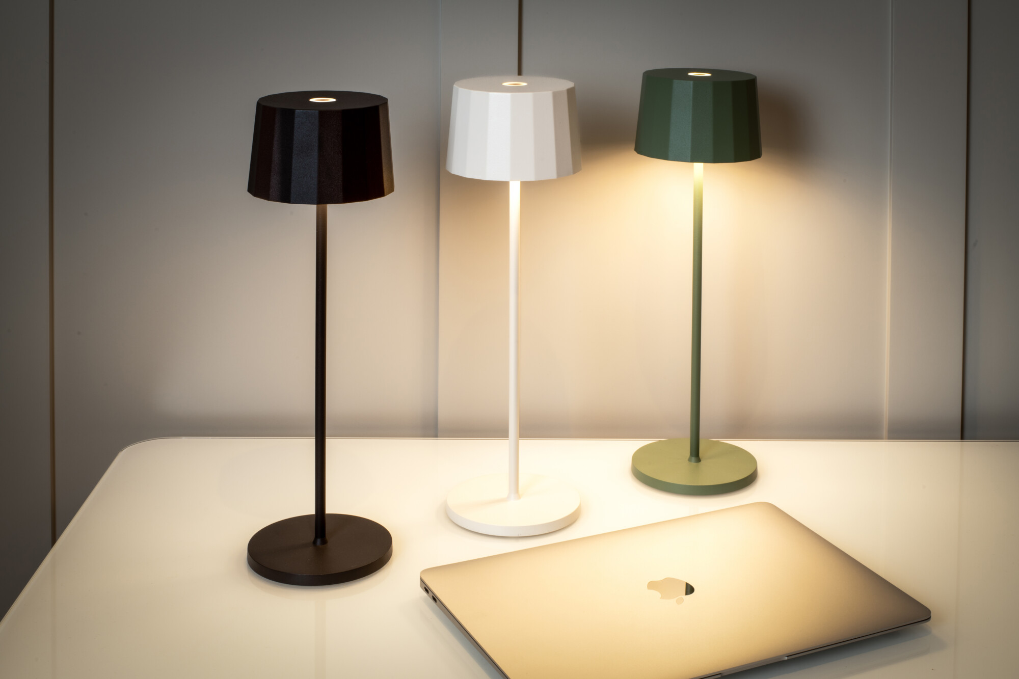smart wireless desk lamp with touch sensitive control on colour temperature and brightness levels 